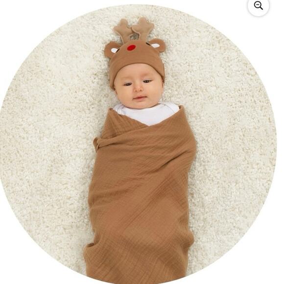 Parent's Choice Brown Reindeer Xmas Swaddle Set, Swaddle Baby Blanket and Beanie - Picture 6 of 8